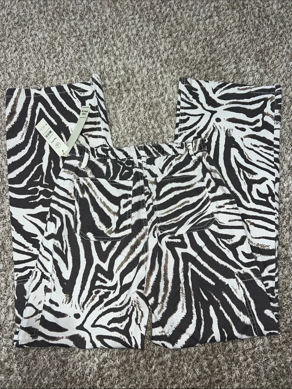 NWT! VIRAL Most Comfy EVER! No Boundaries Zebra Print Wide Leg Cargo Pants - Picture 11 of 15